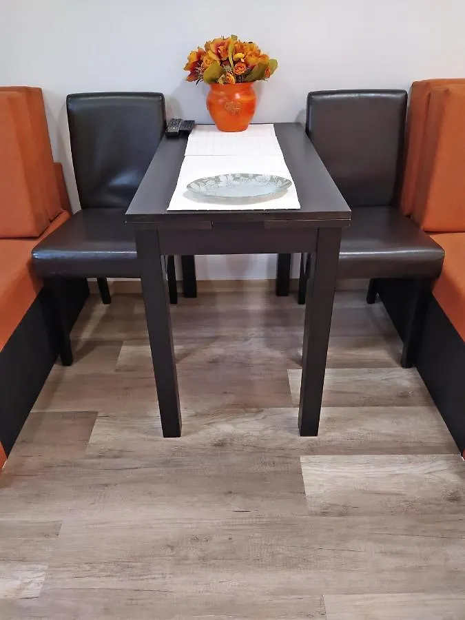 Zellervar Apartman 公寓