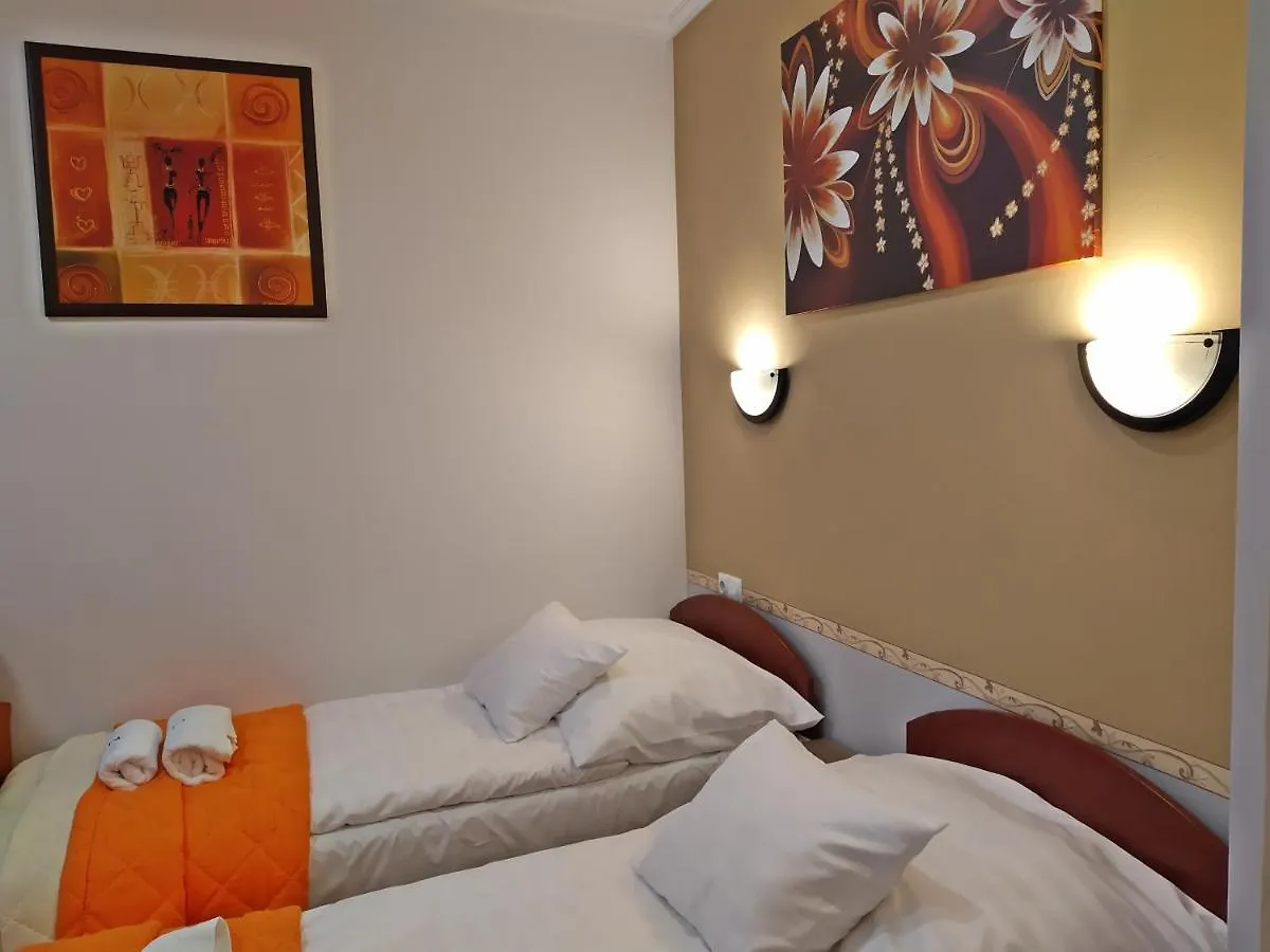 公寓 Zellervar Apartman